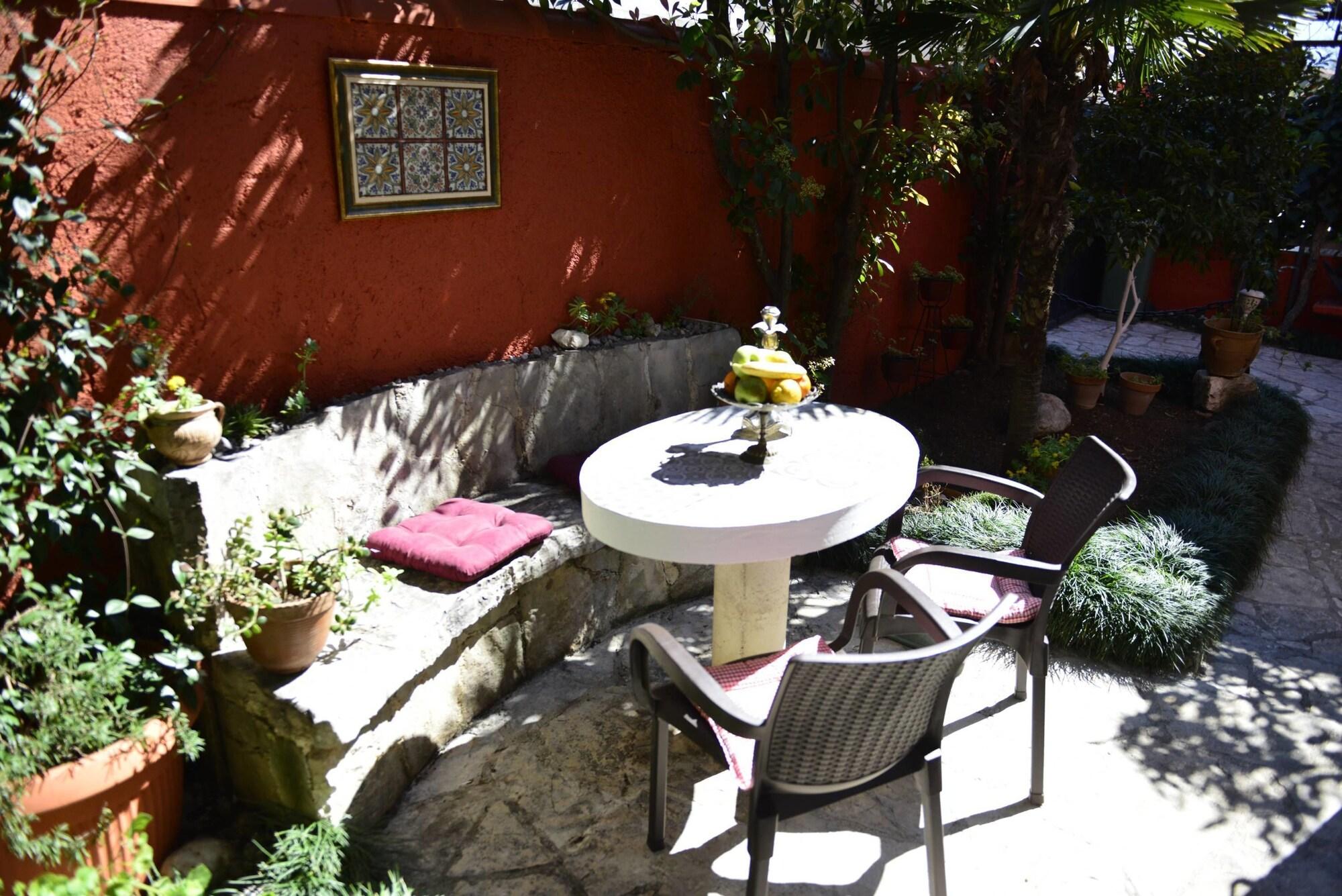 House Apartman *