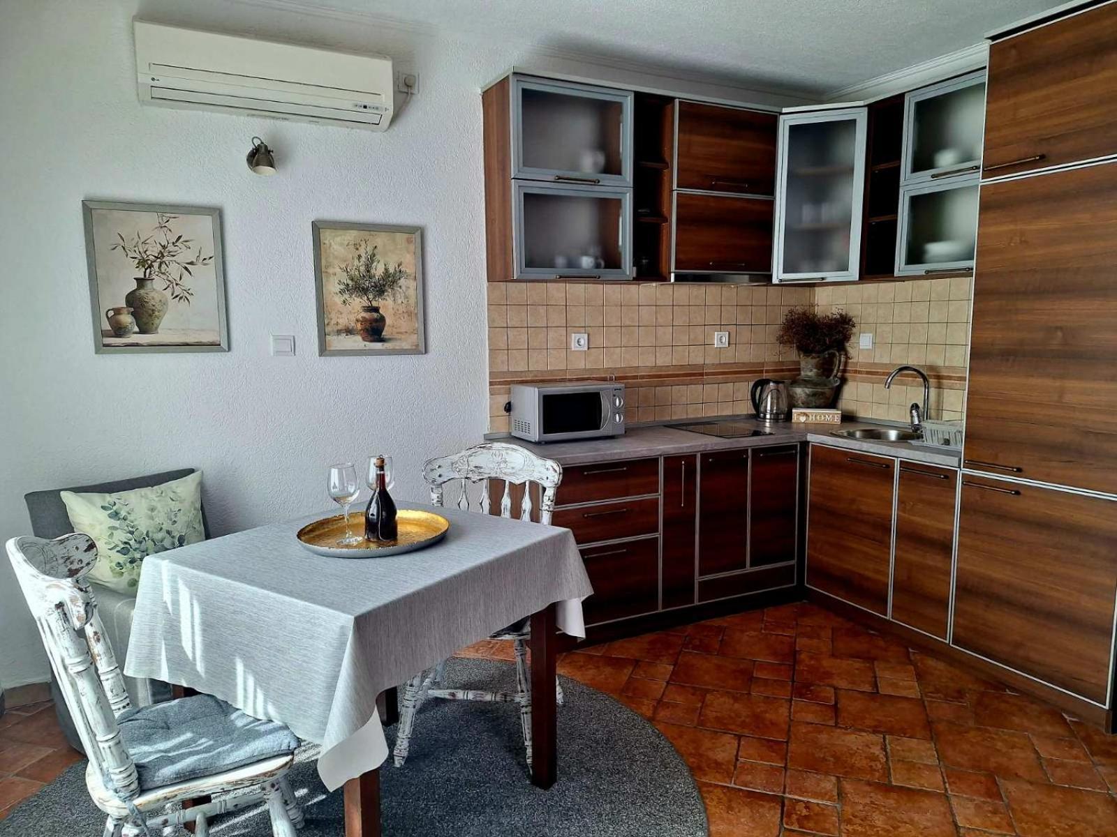 Apartman House Tivat